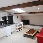 Les Logis Du Roy Апарт-отель