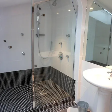 Hotel apartamentowy Les Logis Du Roy 4*