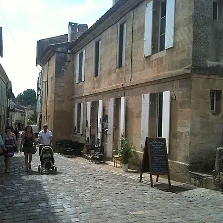 Hotel apartamentowy Les Logis Du Roy 4*