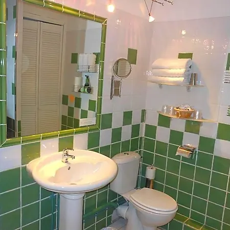 Hotel apartamentowy Les Logis Du Roy Saint-Émilion