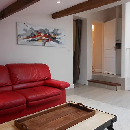 Les Logis Du Roy Apart Otel