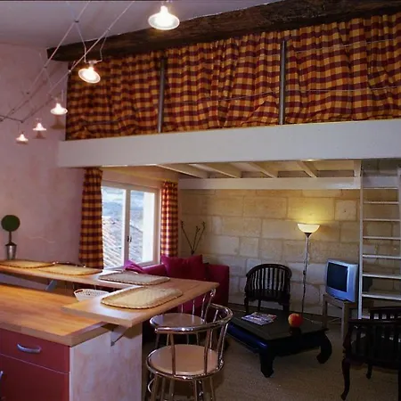 Les Logis Du Roy Apart Otel