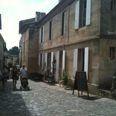 Les Logis Du Roy מלון דירות 4*