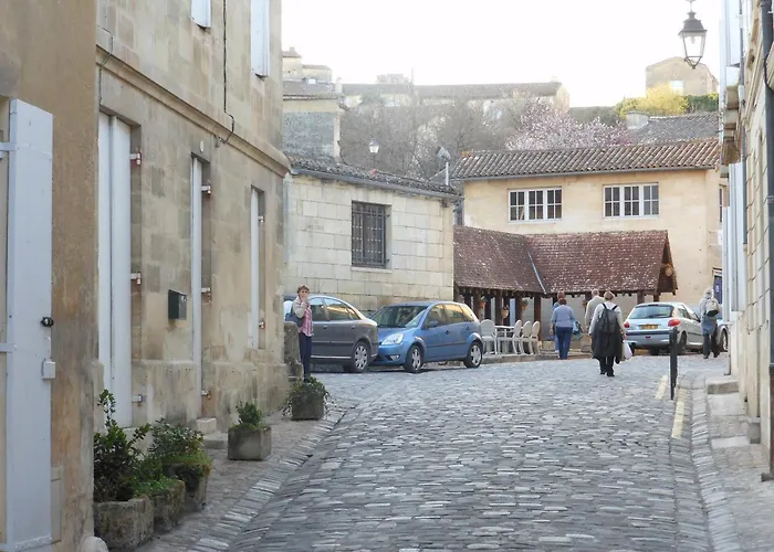 מלון דירות Les Logis Du Roy 4*