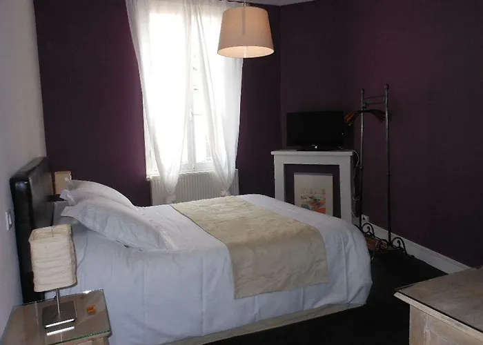 Les Logis Du Roy מלון דירות 4*