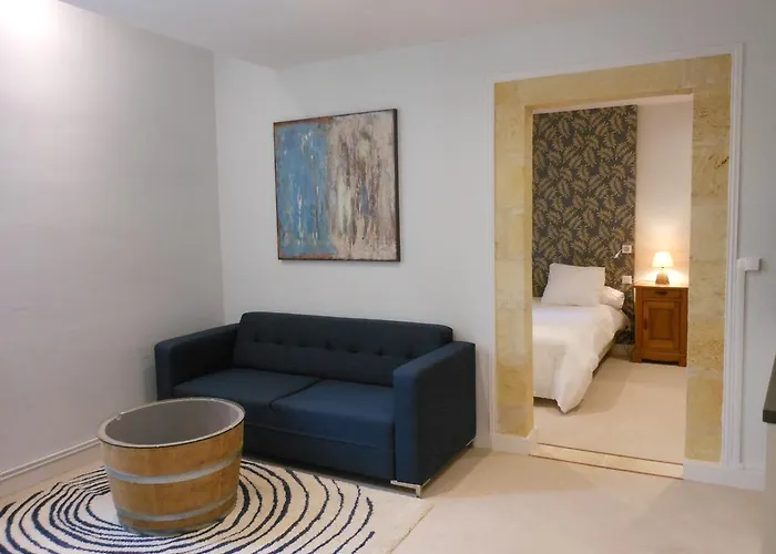 Les Logis Du Roy מלון דירות 4*